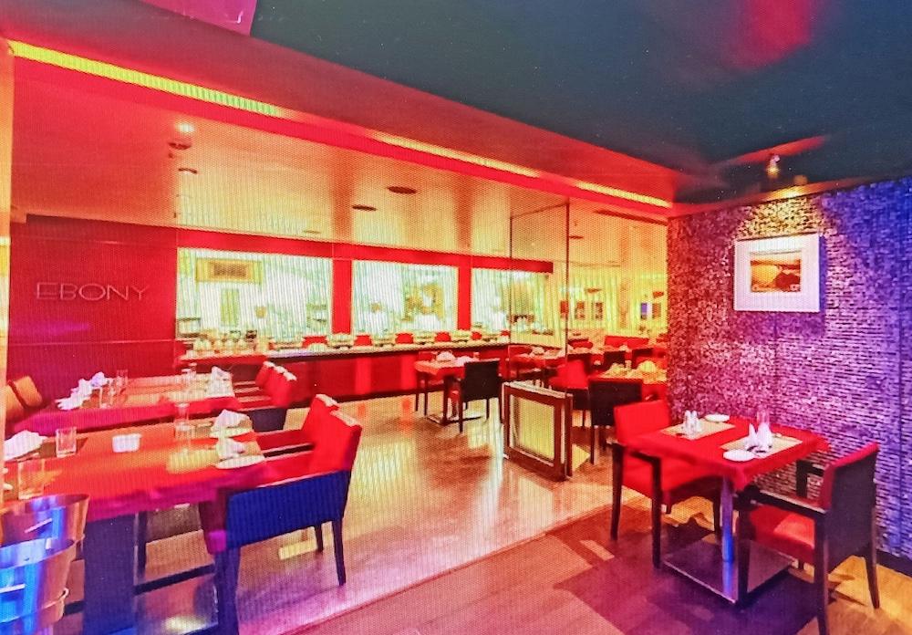 세인트 라우른 코레가온 파크 호텔 푸네 외부 사진